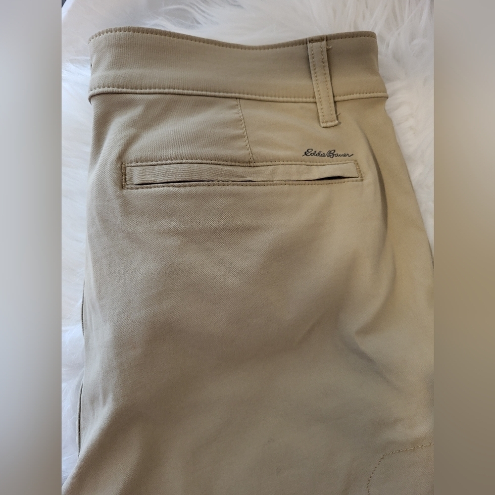 Eddie Bauer Men's Light Khaki Chinos - Picture 8 of 8